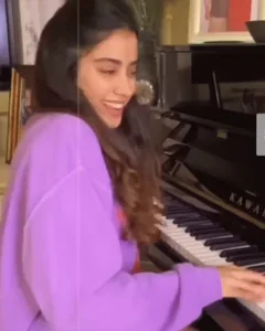 Janhvi Kapoor Piano